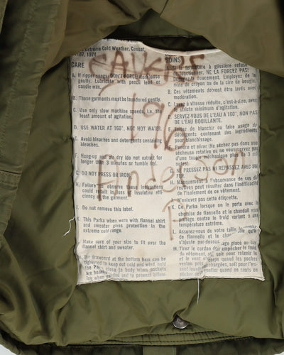 1980s Vintage Canadian Army Extreme Cold Weather Parka w/ Liner - Medium