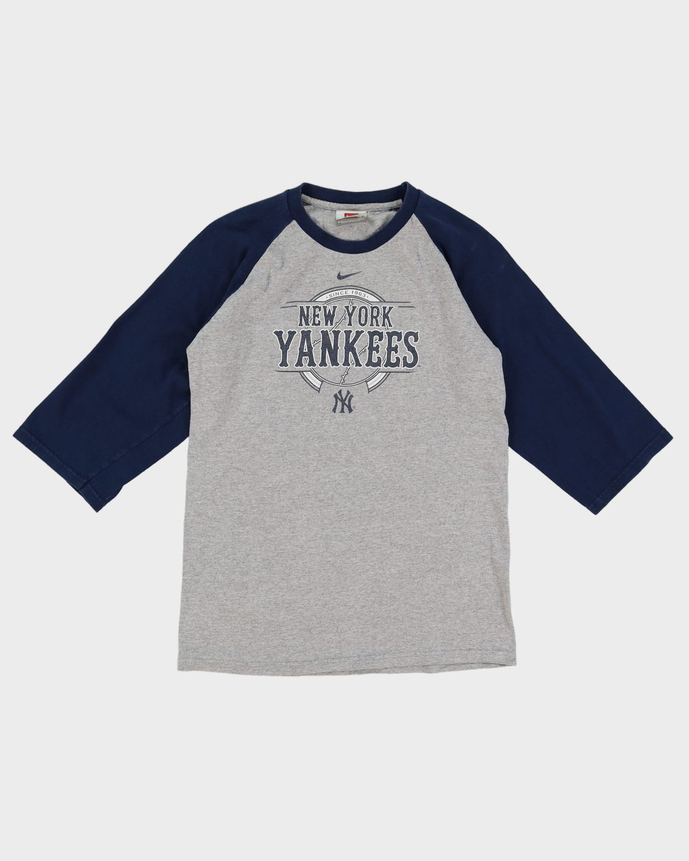 Nike yankees long sleeve discount shirt