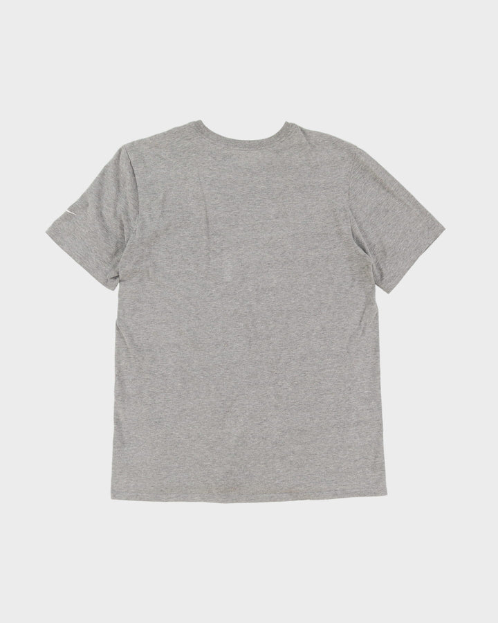 Nike New England Patriots Super Bowl Champions NFL Grey Graphic T-Shirt - M