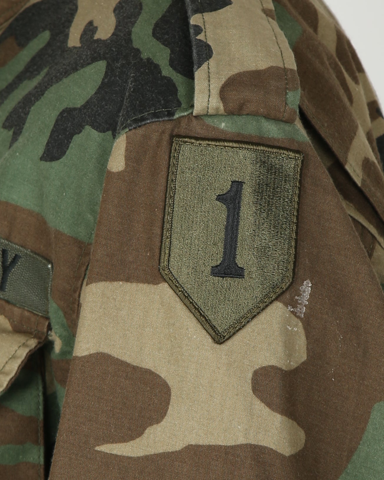 1996 Vintage US Army M81 Woodland Camouflage M-65 Field Jacket - Medium / Short