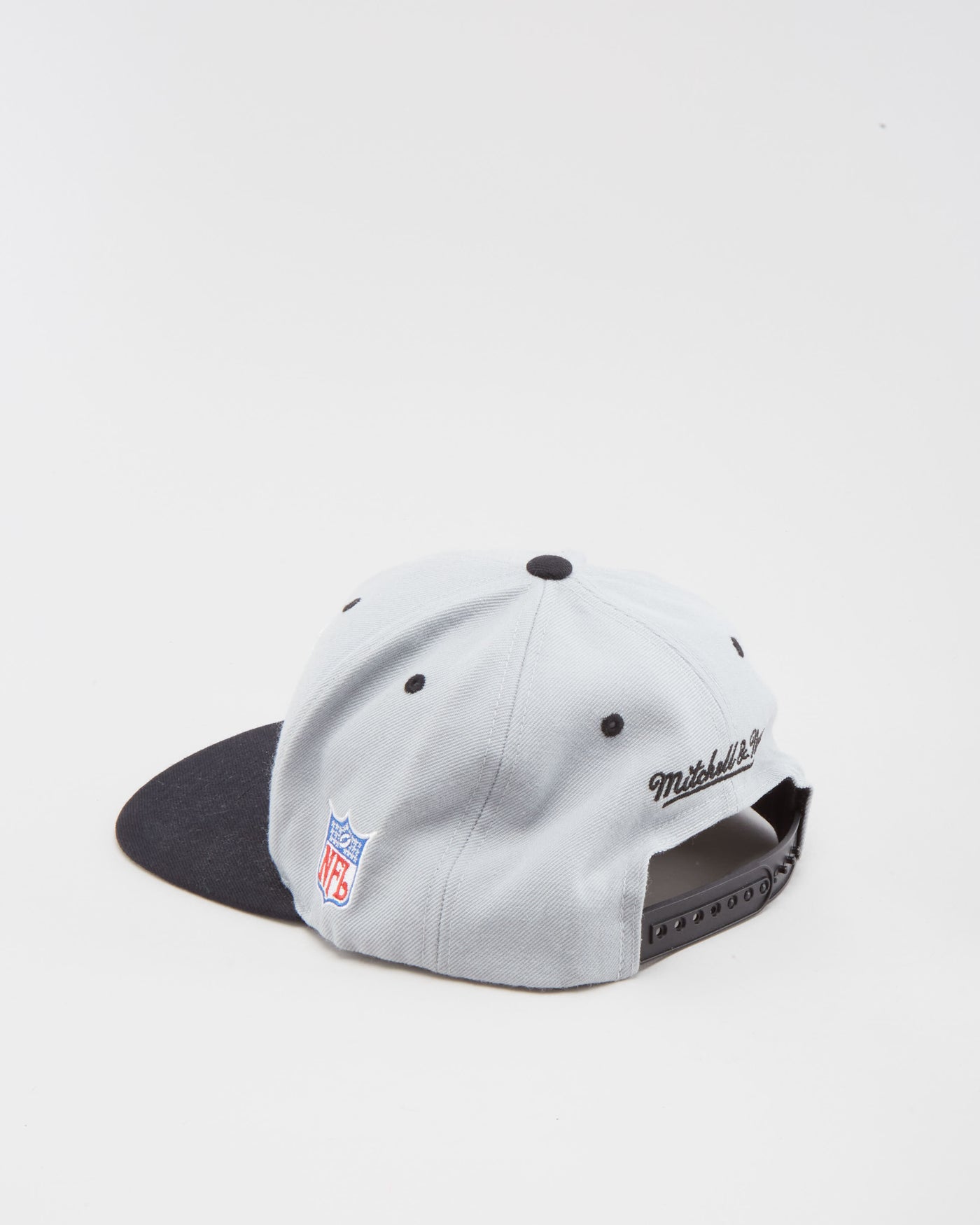 Las Vegas / Oakland Raiders NFL Mitchell & Ness Grey / Black Snapback Cap