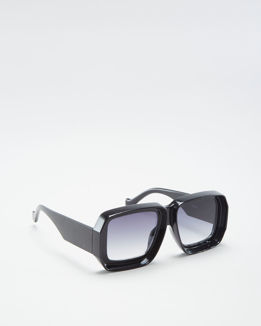 Tube Black Sunglasses