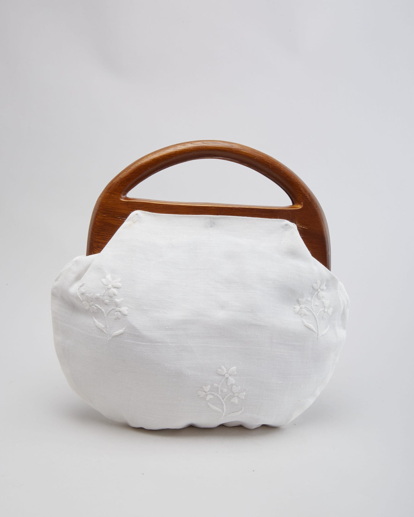 Vintage Embroidered White With Wood Handles Handbag - One Size