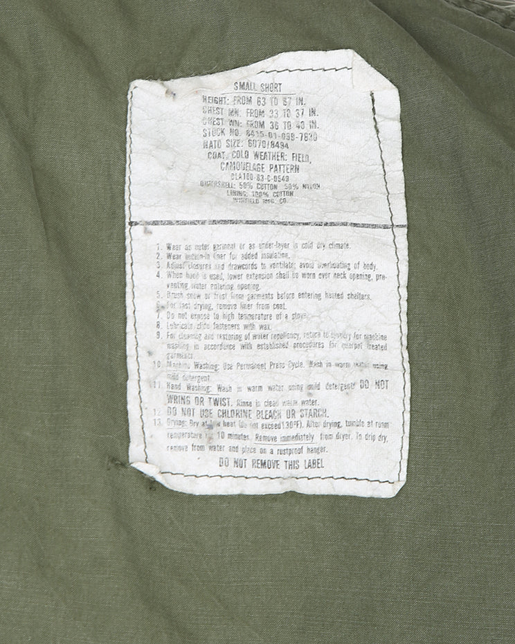 Stunning Patched 1983 Vintage US Army Woodland Camouflage M65 Field Jacket - Small